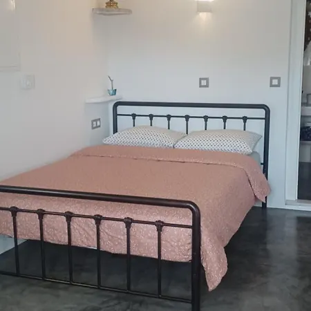 Hatzanario Apeiranthos Hébergement de vacances *