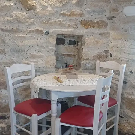 Hatzanario Apeiranthos Aperathos
